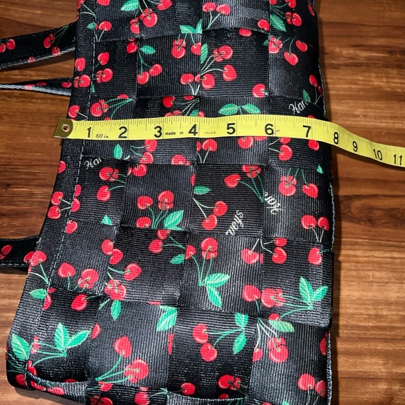 Harveys seatbelt cherry bomb large satchel shoulder bag - Picture 8 of 15